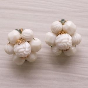 vintage 1950s earrings | white cluster earrings